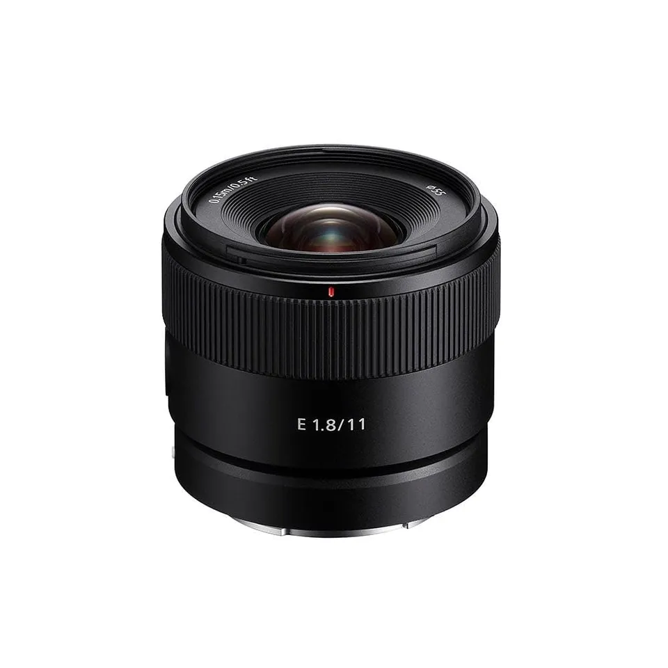 sony-sel11f18-obiettivo-grandangolare-11mm-f1-8-aps-c image 1