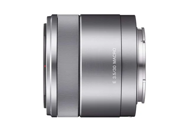 sony-sel-30m35-obiettivo-macro-30mm-f3-5-per-fotocamere-aps-c-e-mount image 1