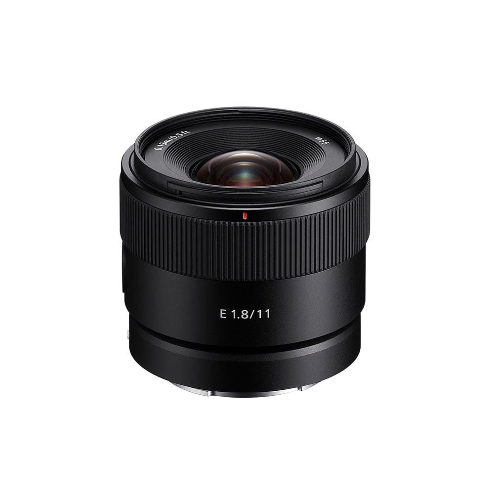 sony-sel11f18-obiettivo-grandangolare-11mm-f1-8-aps-c image 1