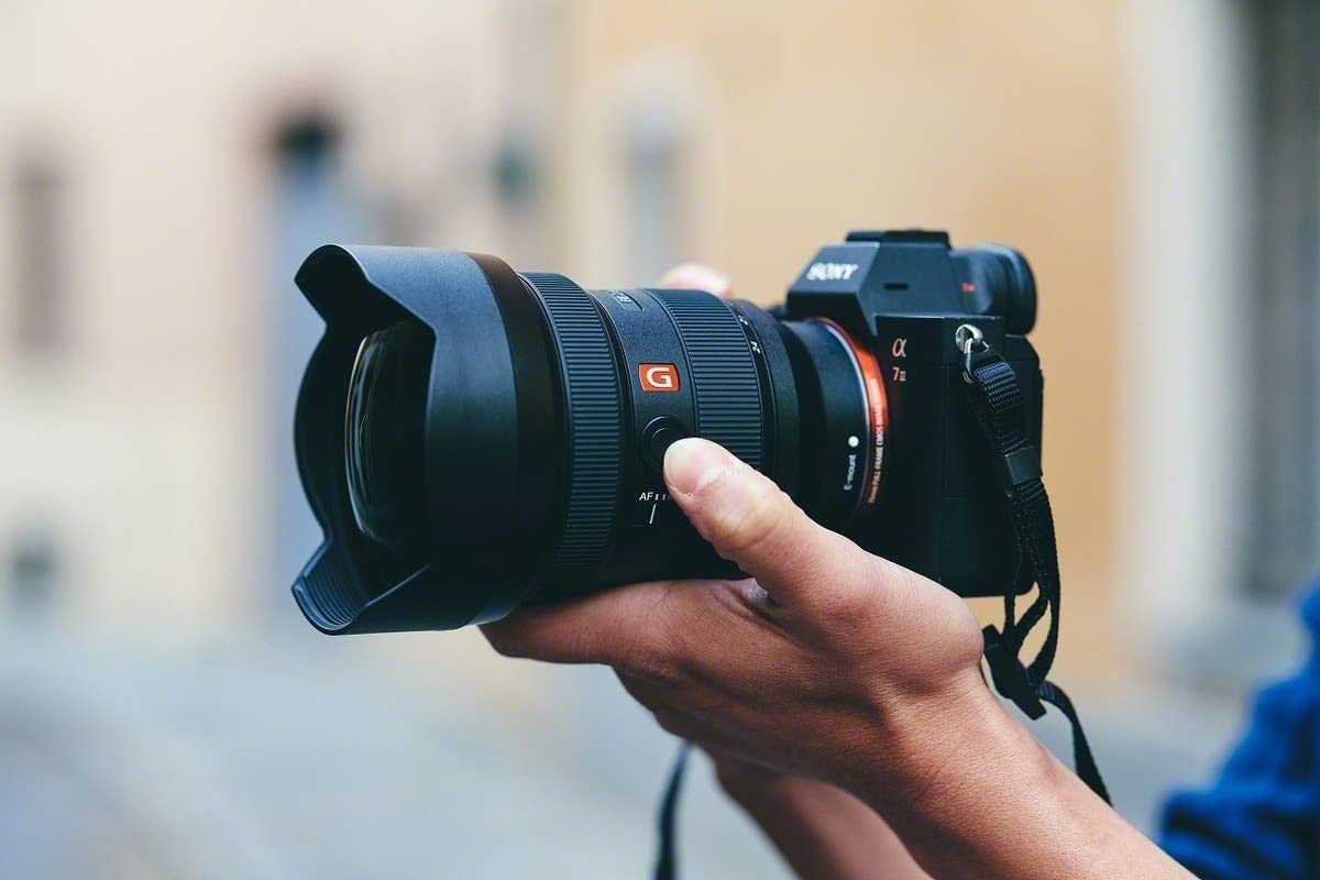 sony-sel1224gm-obiettivo-zoom-ultra-grandangolare-12-24mm-f-2-8-g-master-per-son image 2