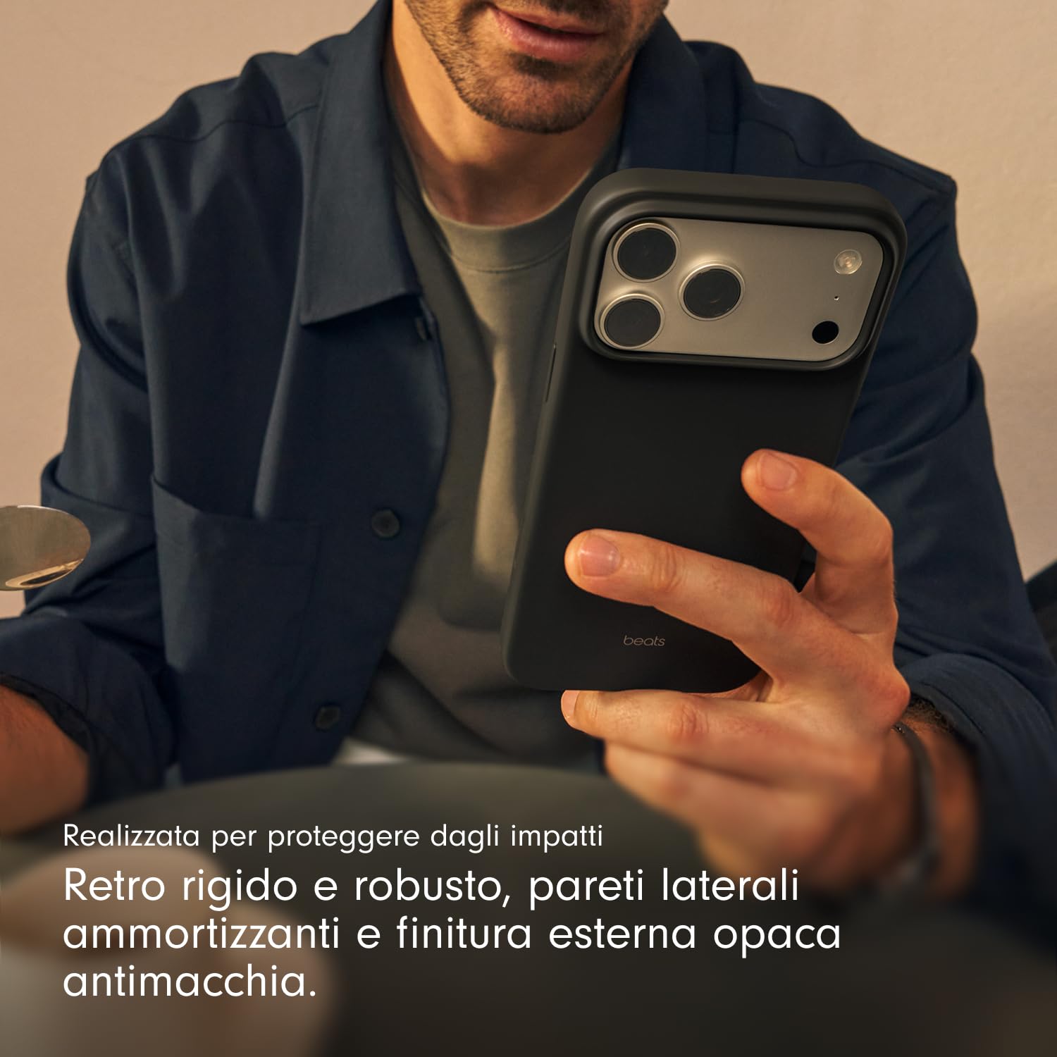 beats-custodia-per-iphone-17-pro-con-magsafe-e-controllo-fotocamera-finitura-opa image 3