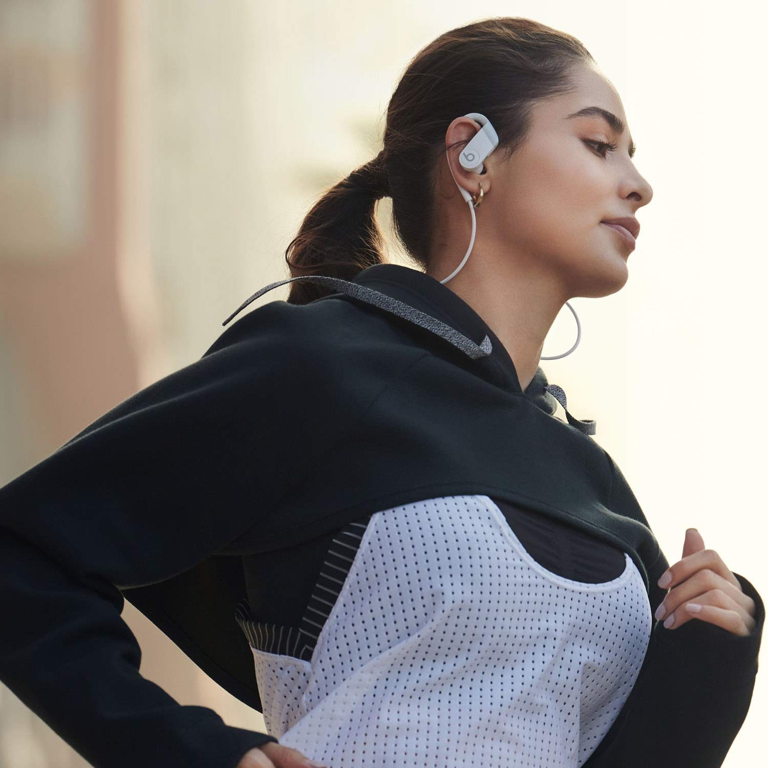 beats-powerbeats-wireless-in-ear-bluetooth-chip-apple-h1-15-ore-di-autonomia-res-2 image 5