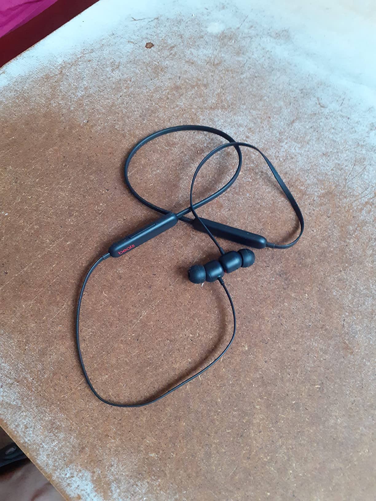 Buoni auricolari per il prezzo